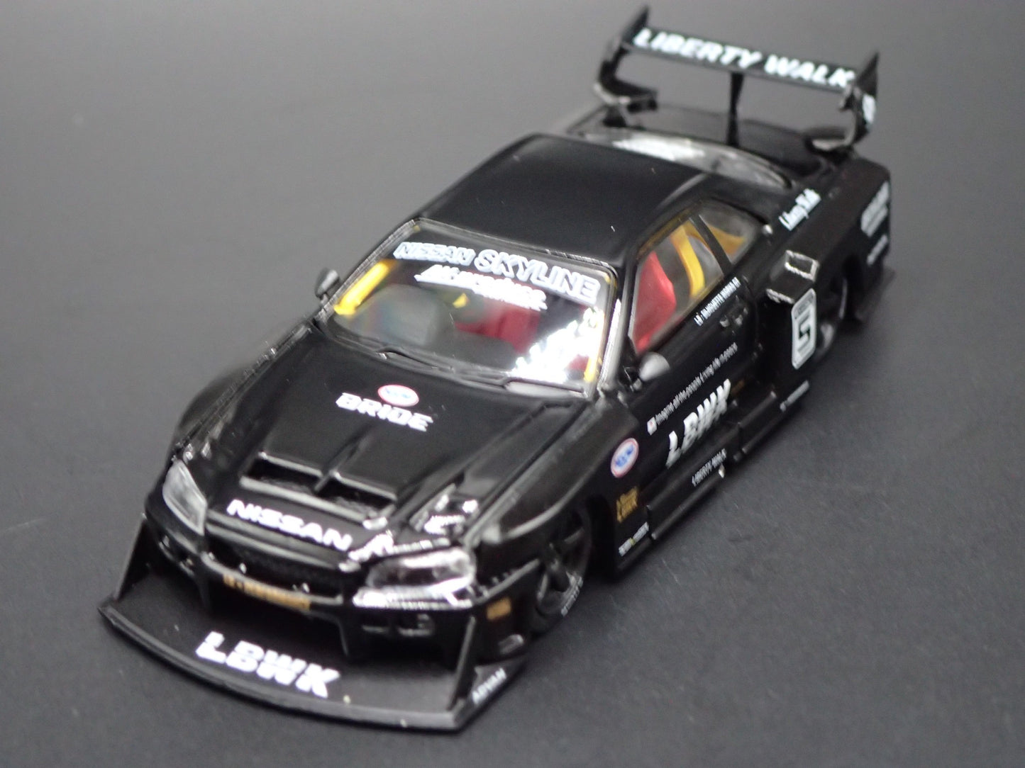 NISSAN SKYLINE LB-ER34 SUPER SILHOUTTE LBWK 1:64 SCALE DIORAMA DIECAST MODEL CAR