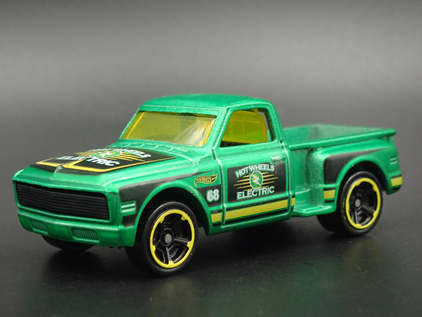 1969 69 CHEVY CHEVROLET STEP SIDE PICKUP TRUCK RARE 1:64 SCALE DIECAST MODEL CAR