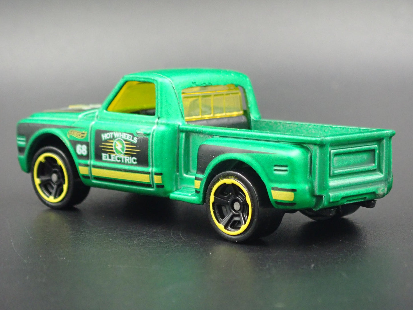 1969 69 CHEVY CHEVROLET STEP SIDE PICKUP TRUCK RARE 1:64 SCALE DIECAST MODEL CAR