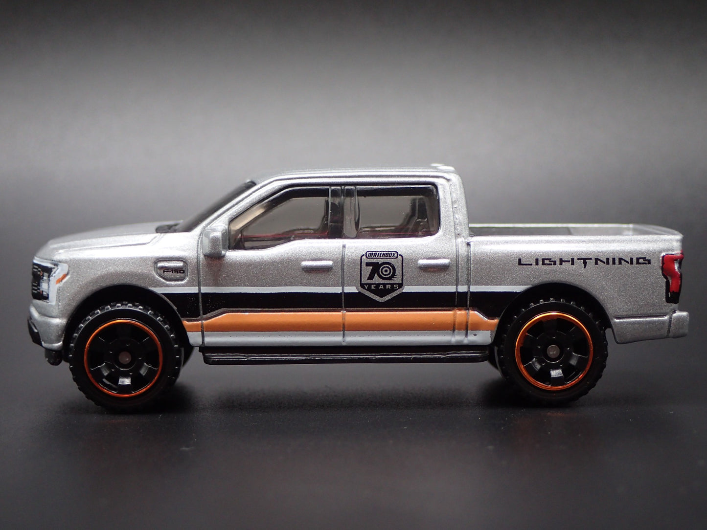 2022-2025 FORD F150 LIGHTNING PICKUP TRUCK SILVER 1/64 SCALE DIECAST MODEL CAR