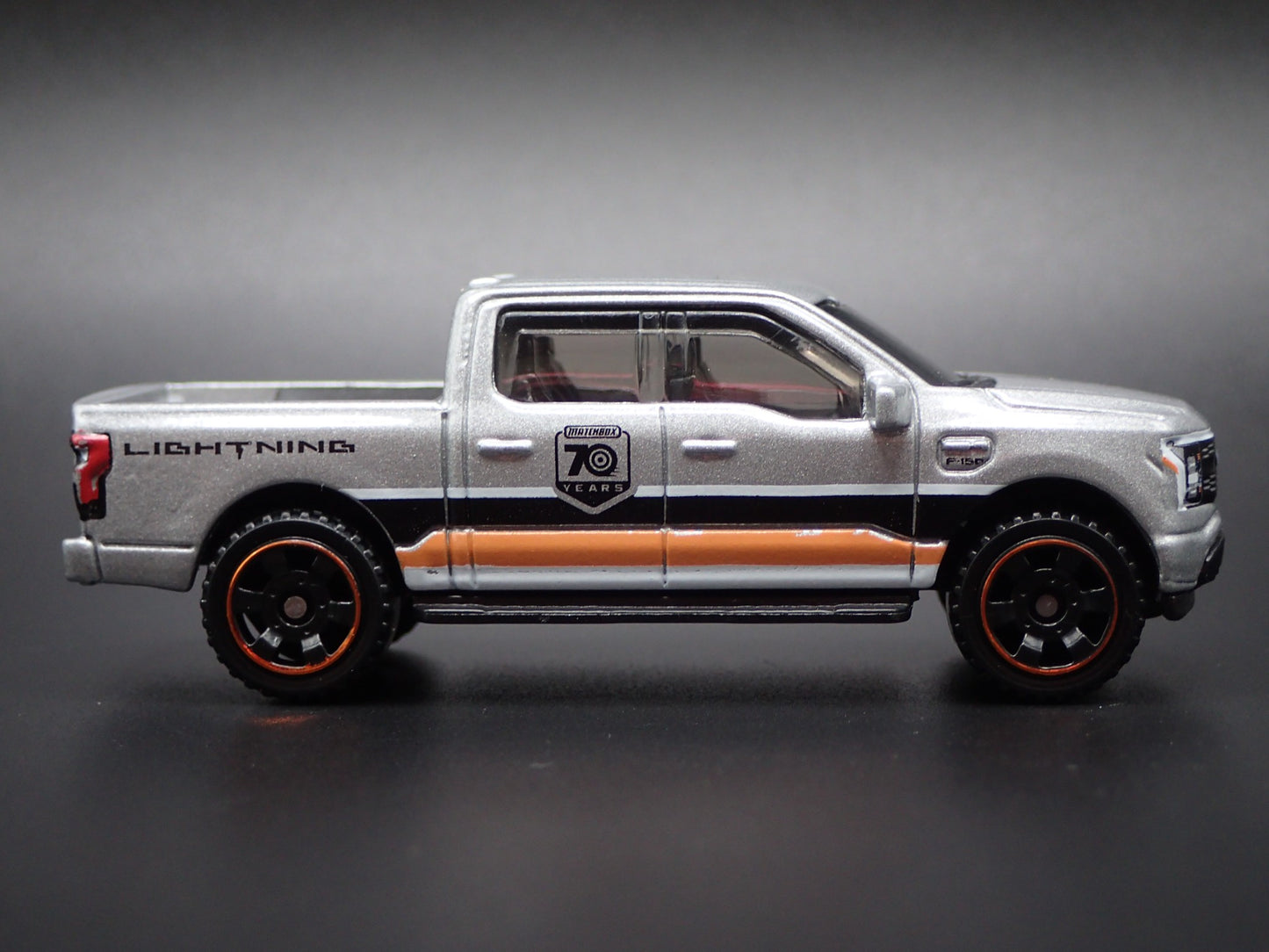 2022-2025 FORD F150 LIGHTNING PICKUP TRUCK SILVER 1/64 SCALE DIECAST MODEL CAR