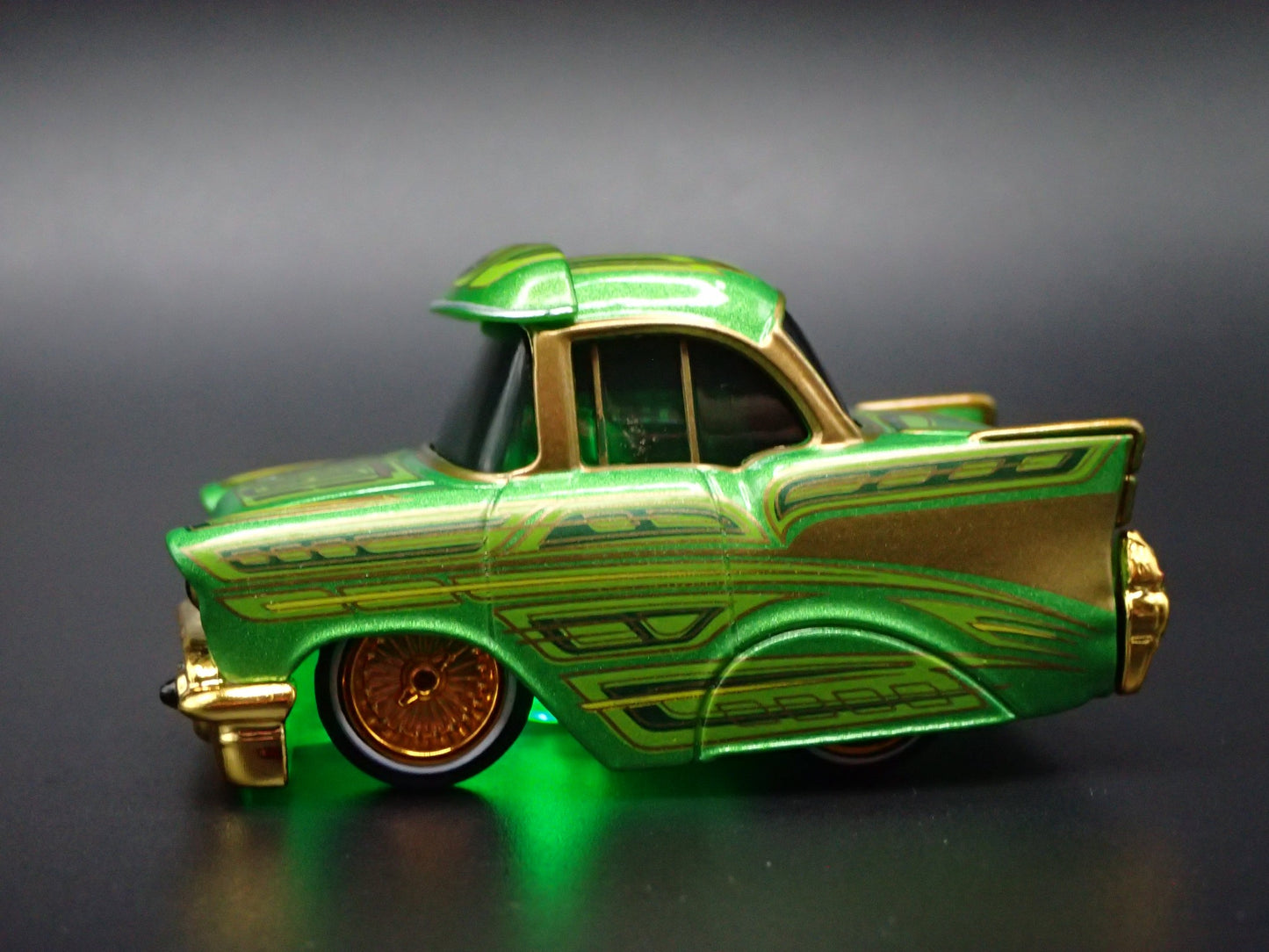 1957 57 CHEVY CHEVROLET BEL AIR CAR TUNED LOWRIDER 1:64 SCALE DIECAST MODEL CAR