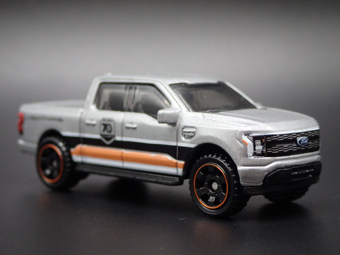 2022-2025 FORD F150 LIGHTNING PICKUP TRUCK SILVER 1/64 SCALE DIECAST MODEL CAR