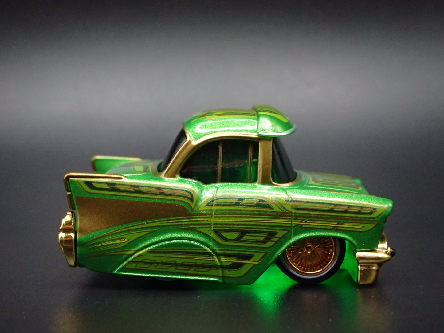 1957 57 CHEVY CHEVROLET BEL AIR CAR TUNED LOWRIDER 1:64 SCALE DIECAST MODEL CAR