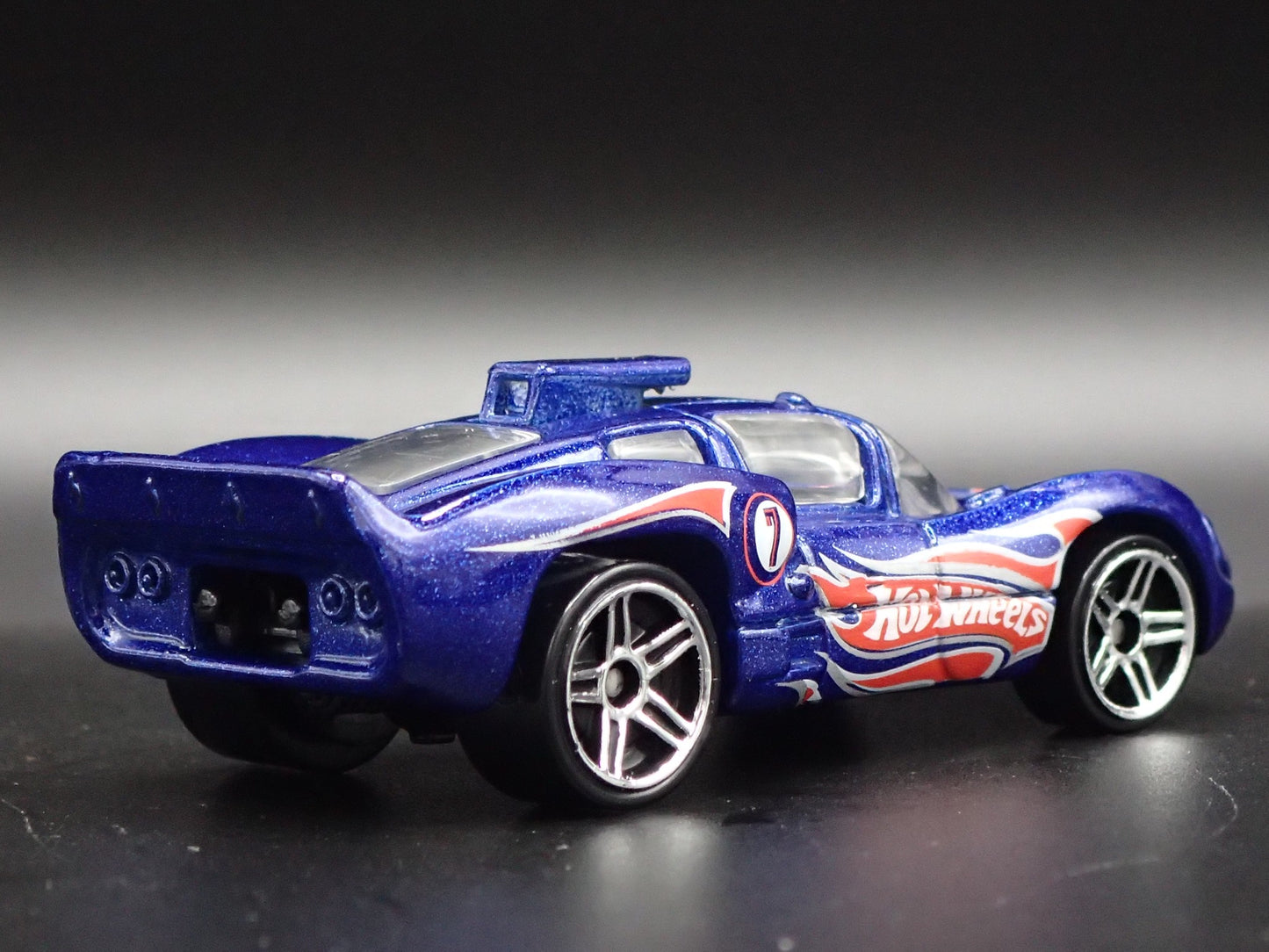 1966-1967 CHAPARRAL 2D RACE CAR 1:64 SCALE COLLECTIBLE DIORAMA DIECAST MODEL CAR