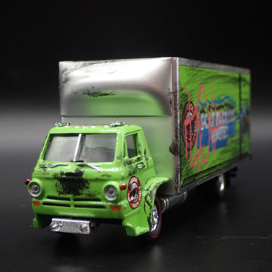 1970 70 DODGE L600 COE BOX DELIVERY TRUCK SCAT PACK 1:64 SCALE DIECAST MODEL CAR