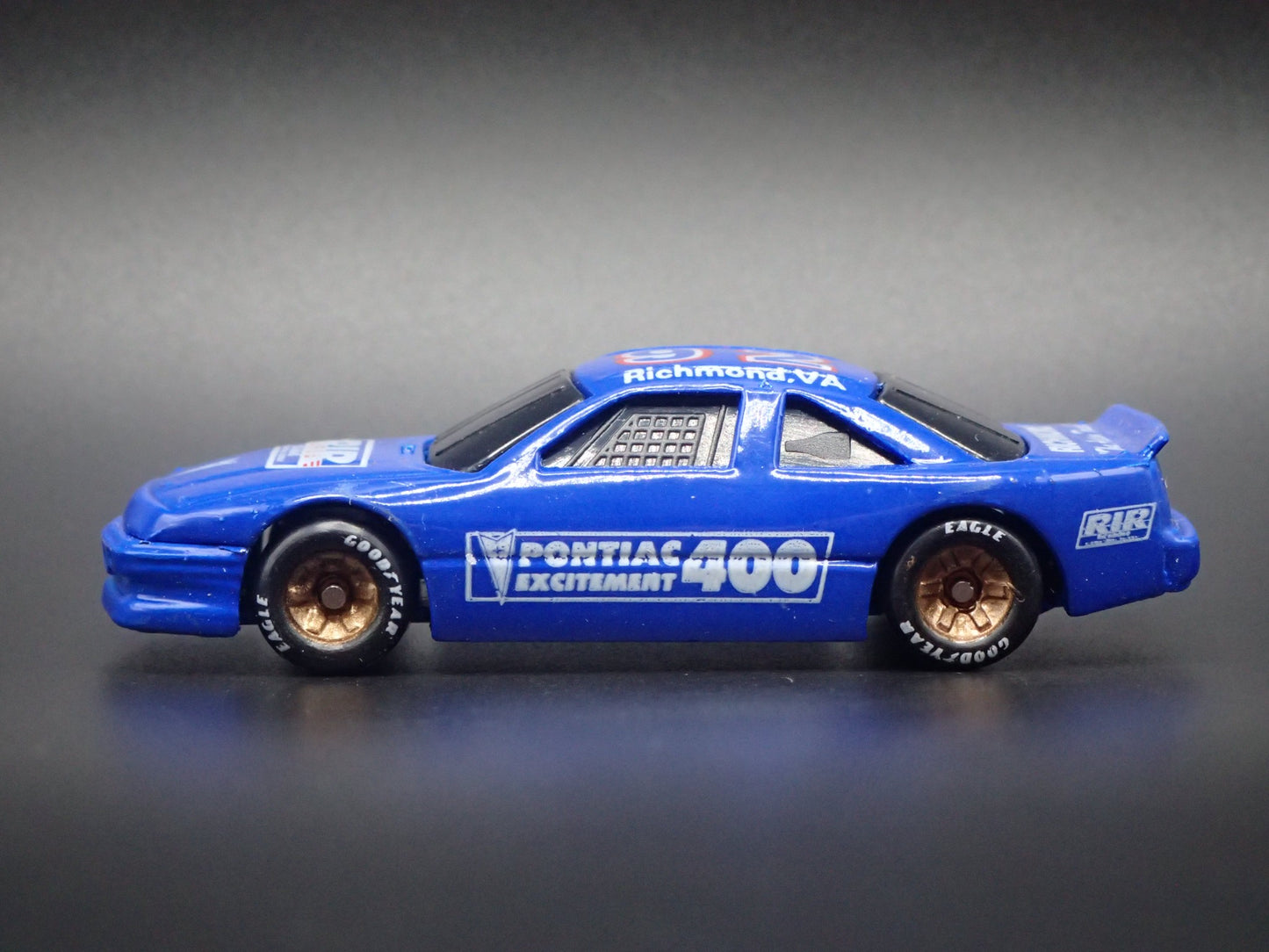 1992 PONTIAC GRAND PRIX PONTIAC EXCITEMENT 400 NASCAR  1:64 SCALE DIECAST CAR