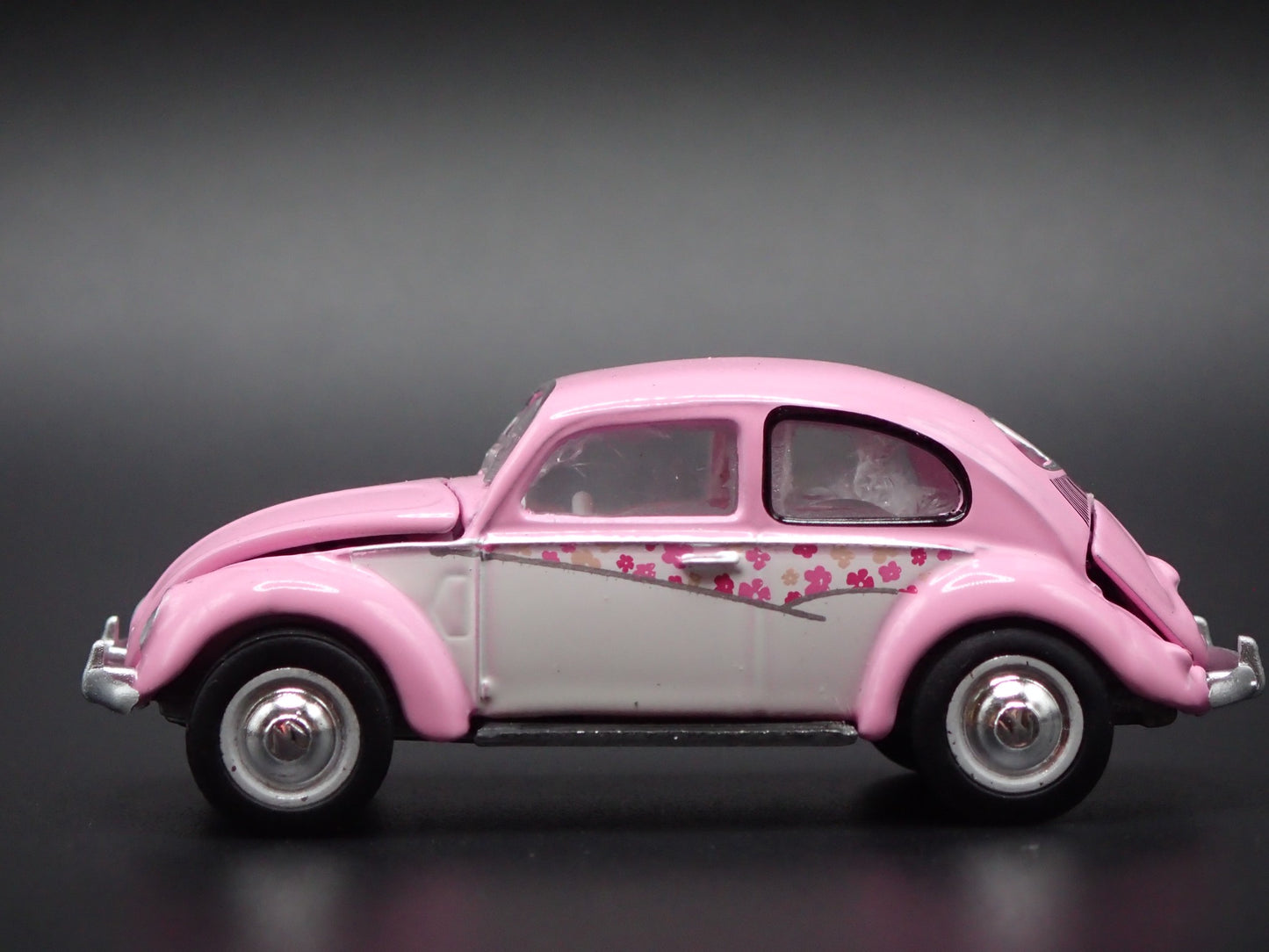 1950 50 VW VOLKSWAGEN BEETLE SPLIT WINDOW PINK 1:64 SCALE DIECAST MODEL CAR