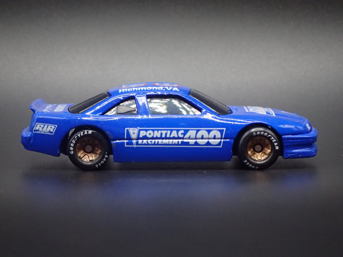 1992 PONTIAC GRAND PRIX PONTIAC EXCITEMENT 400 NASCAR  1:64 SCALE DIECAST CAR