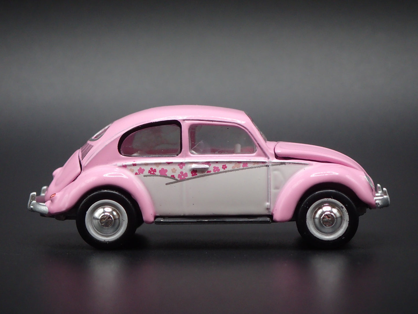1950 50 VW VOLKSWAGEN BEETLE SPLIT WINDOW PINK 1:64 SCALE DIECAST MODEL CAR