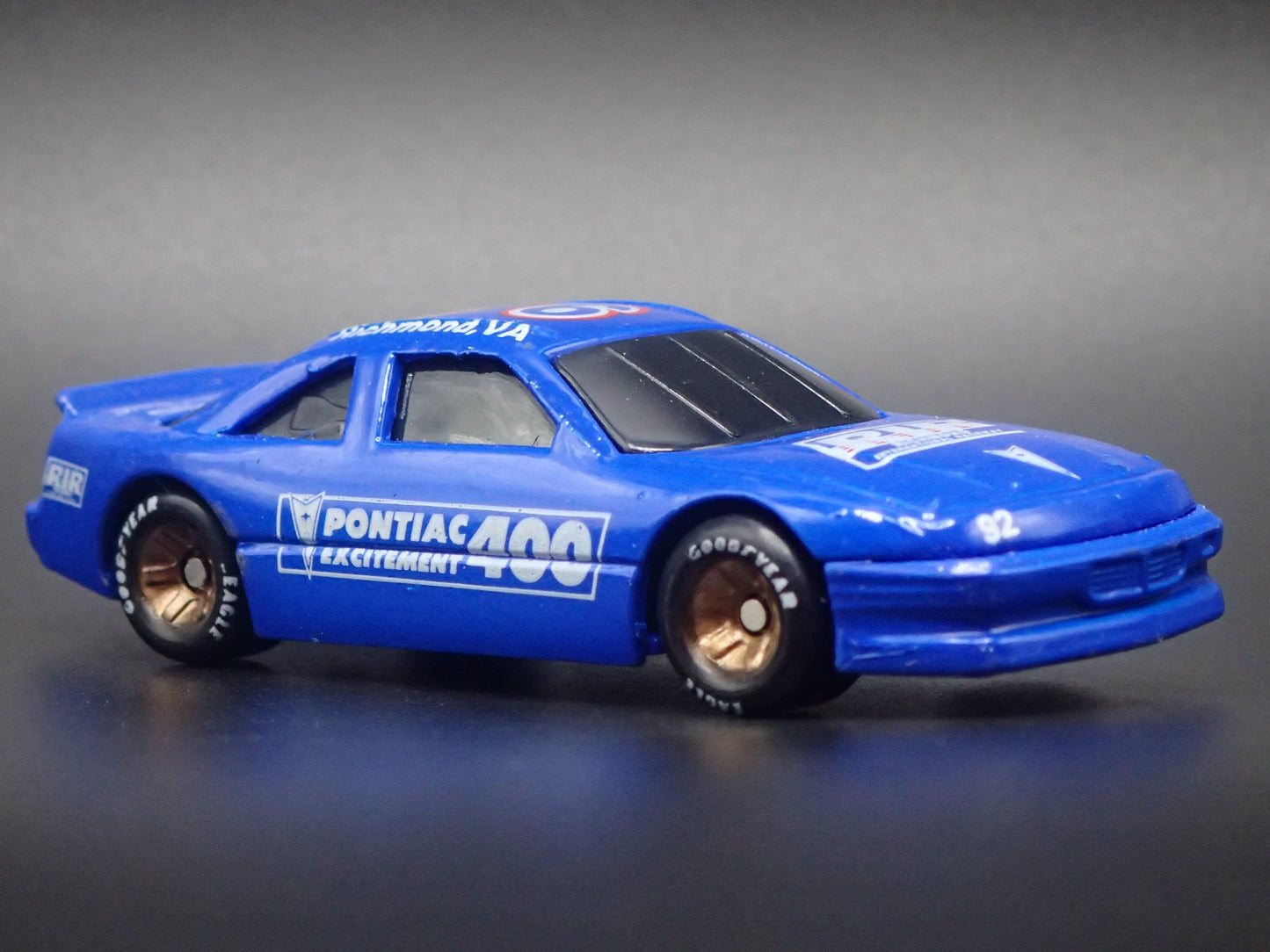 1992 PONTIAC GRAND PRIX PONTIAC EXCITEMENT 400 NASCAR  1:64 SCALE DIECAST CAR