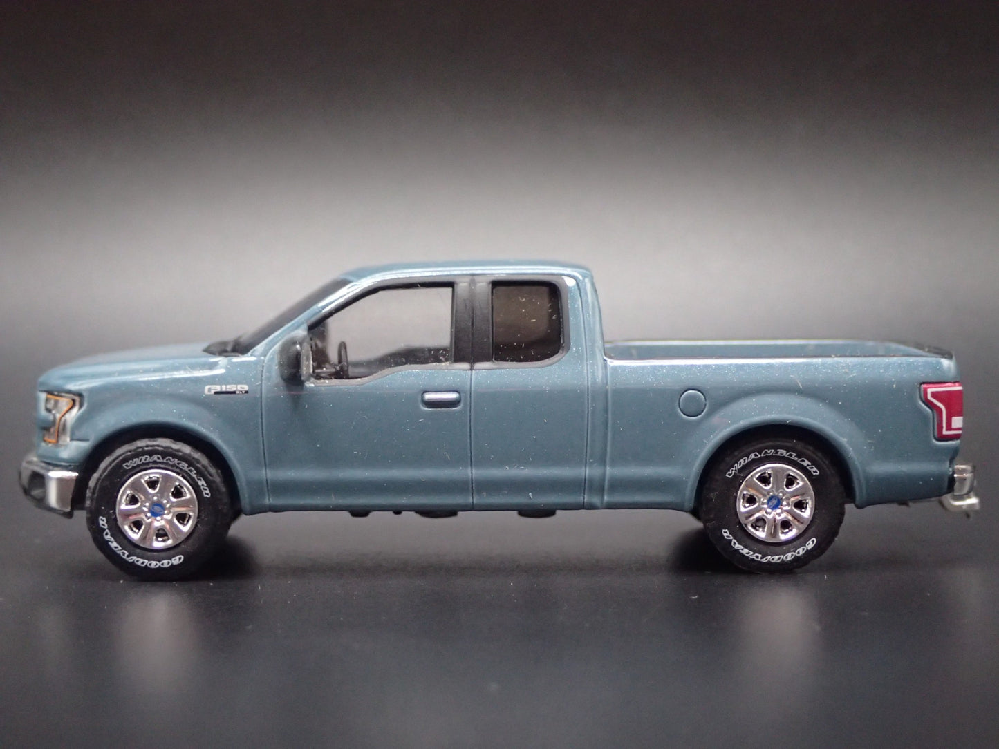 2015 - 2020 FORD F150 PICKUP TRUCK BLUE 1:64 SCALE COLLECTIBLE DIECAST MODEL CAR