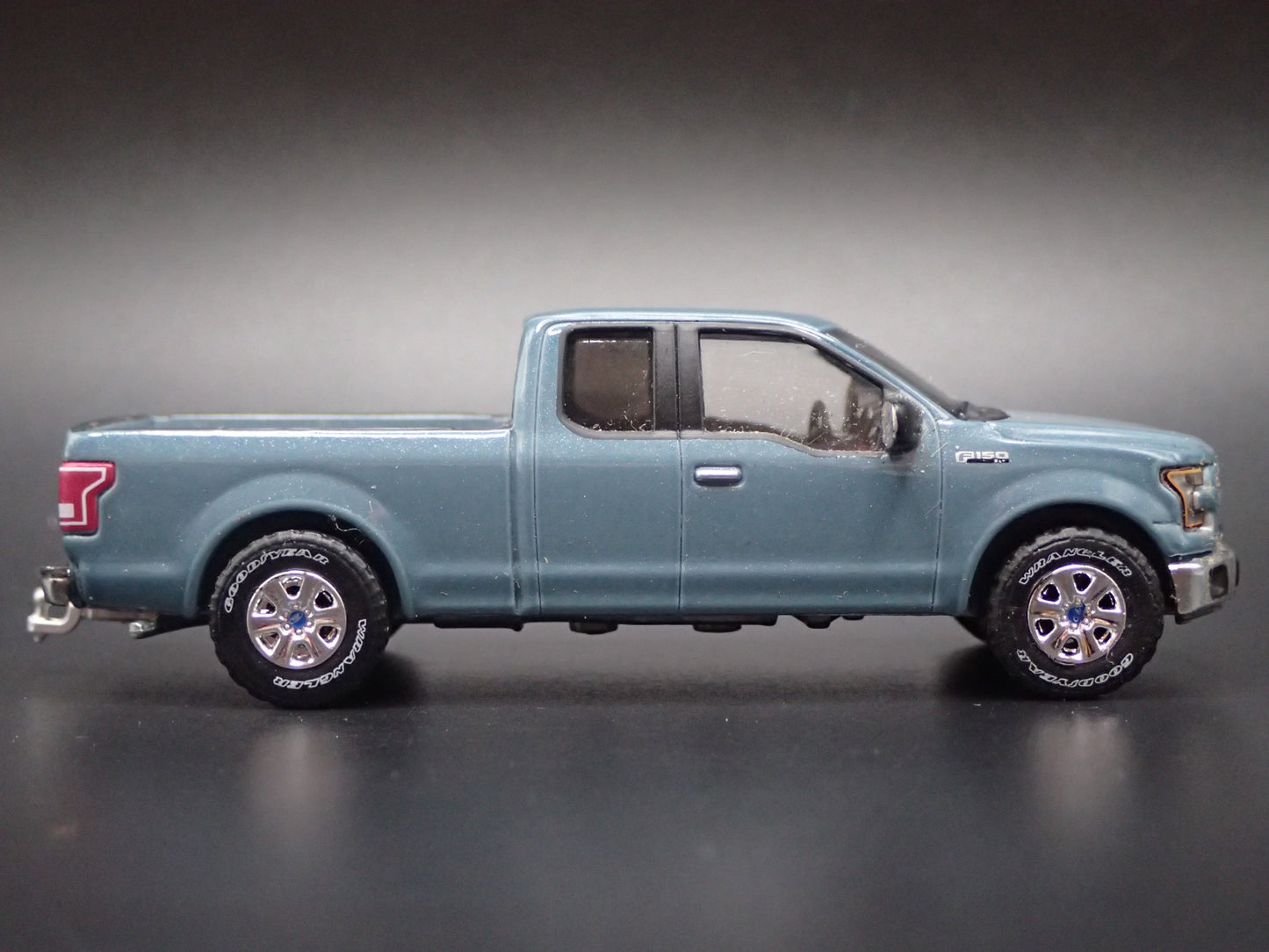2015 - 2020 FORD F150 PICKUP TRUCK BLUE 1:64 SCALE COLLECTIBLE DIECAST MODEL CAR