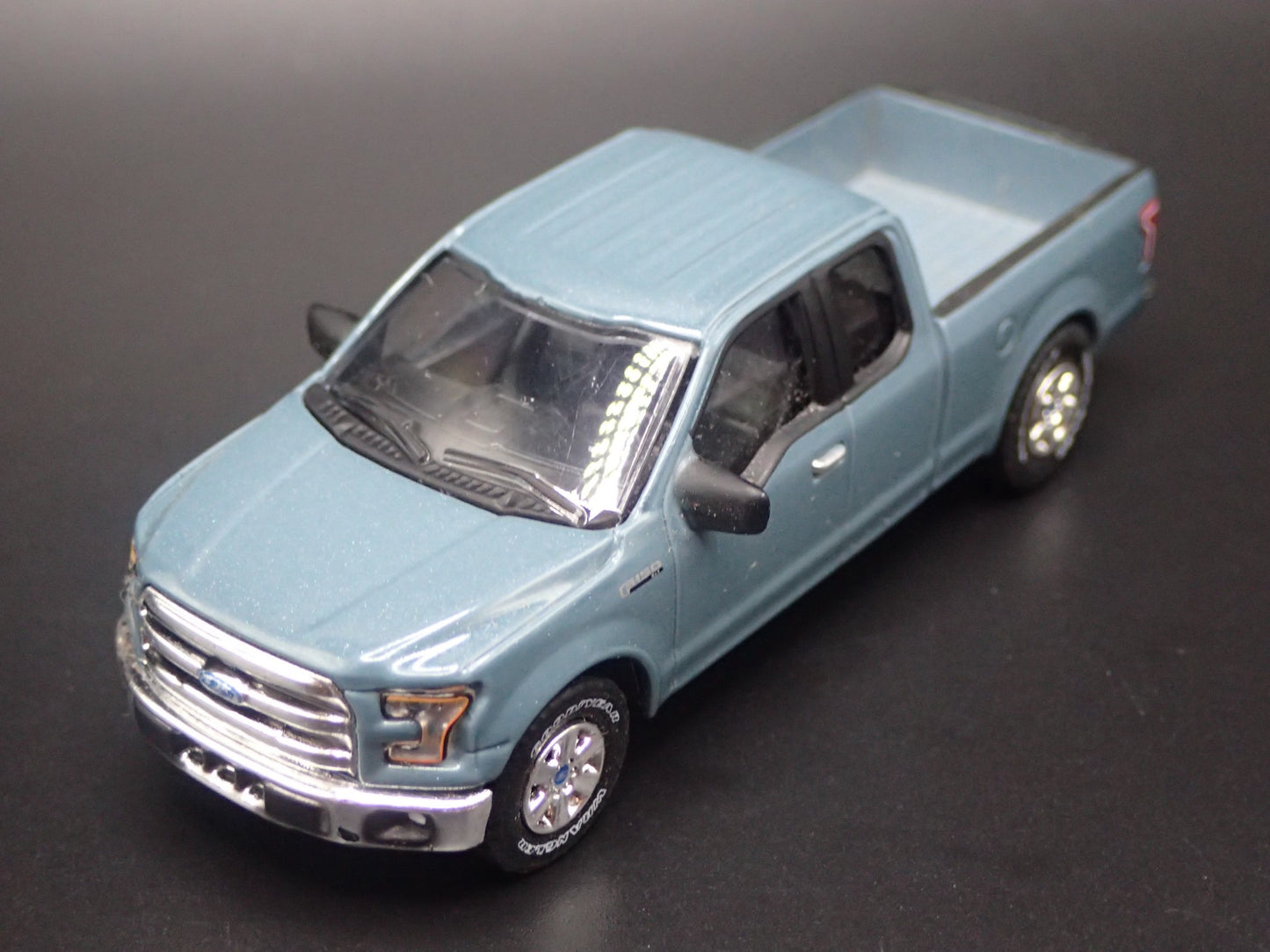 2015 - 2020 FORD F150 PICKUP TRUCK BLUE 1:64 SCALE COLLECTIBLE DIECAST MODEL CAR