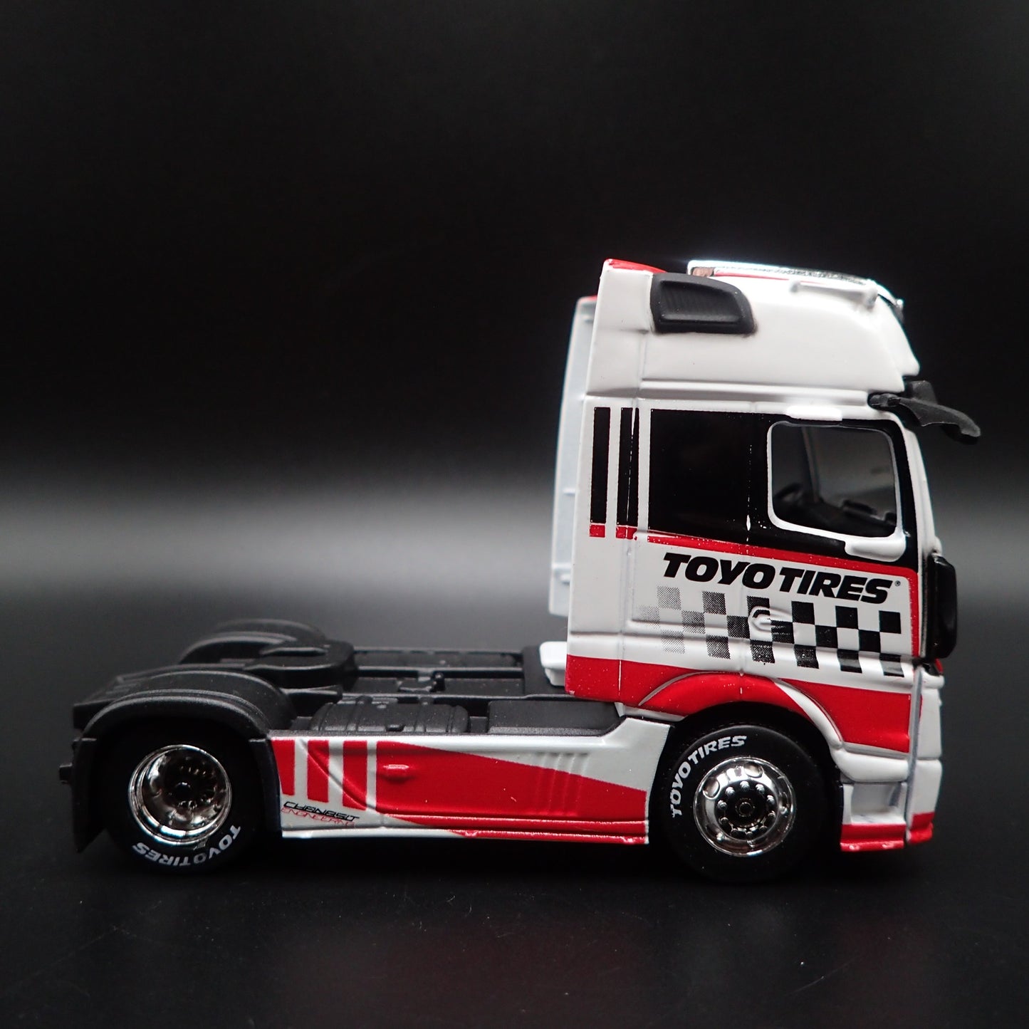 MERCEDES-BENZ ACTROS 1851 CAB BIG RIG TOYO TIRES 1/64 SCALE DIECAST MODEL CAR