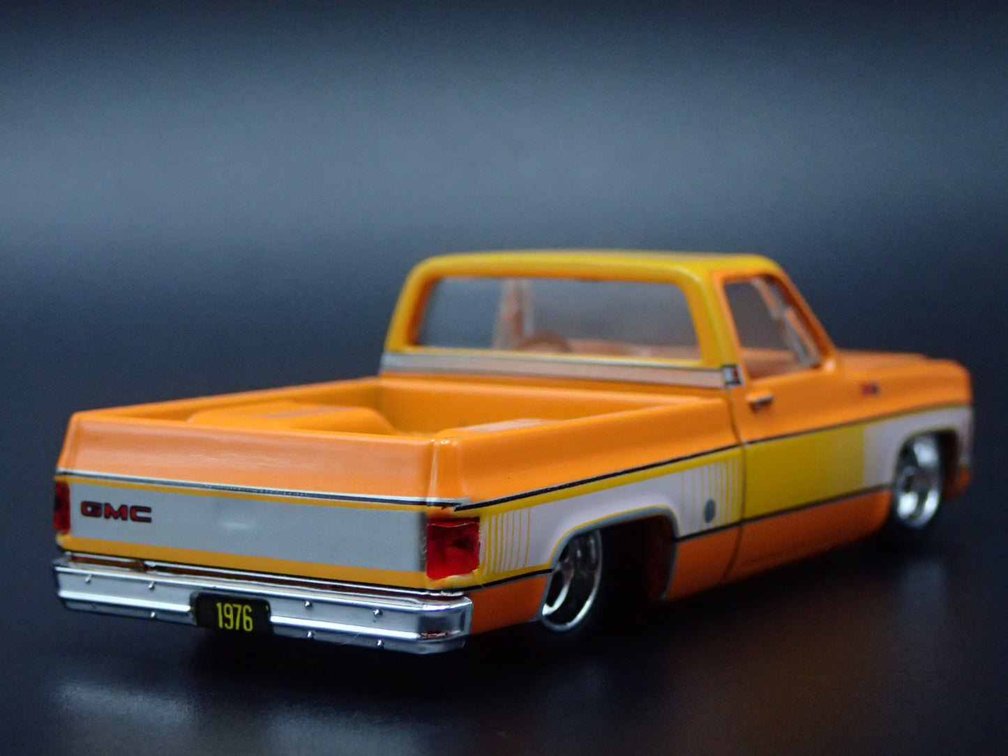1976 76 GMC SIERRA GRANDE 15 PICKUP TRUCK SQUAREBODY ORANGE 1/64 SCALE MODEL CAR
