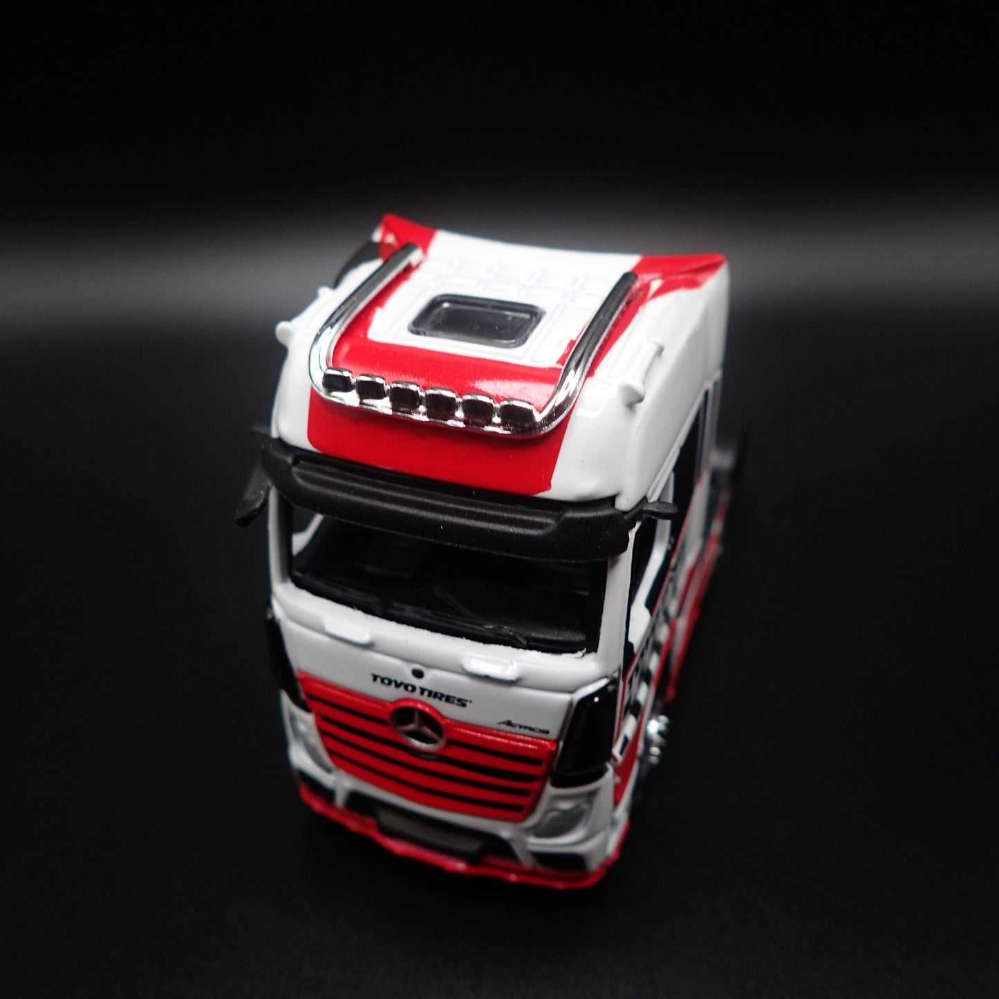 MERCEDES-BENZ ACTROS 1851 CAB BIG RIG TOYO TIRES 1/64 SCALE DIECAST MODEL CAR