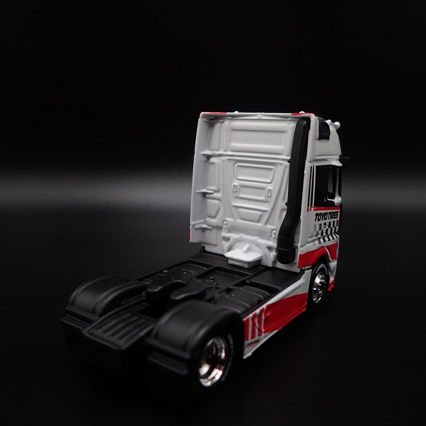 MERCEDES-BENZ ACTROS 1851 CAB BIG RIG TOYO TIRES 1/64 SCALE DIECAST MODEL CAR