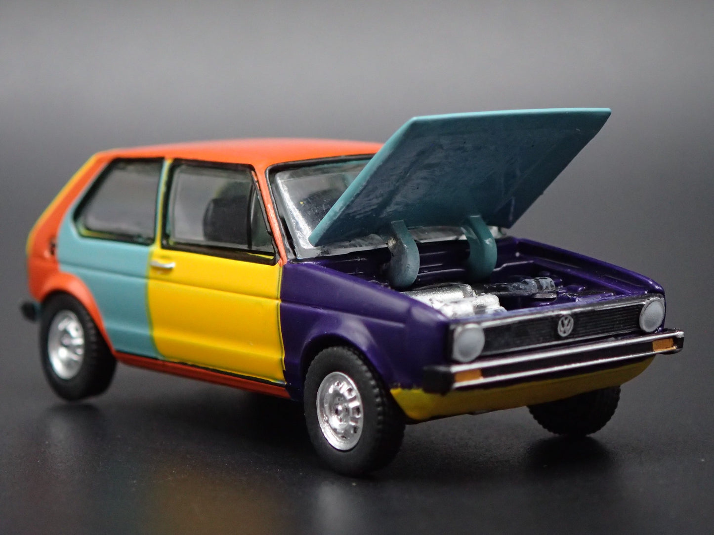 1975 75 VW VOLKSWAGEN RABBIT MK1 HARLEQUIN 1:64 SCALE DIORAMA DIECAST MODEL CAR