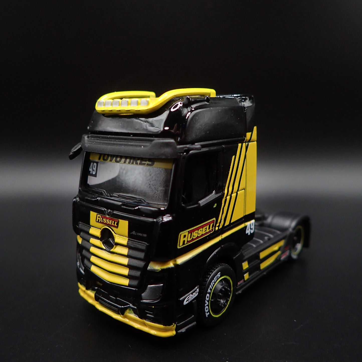MERCEDES-BENZ ACTROS 1851 CAB BIG RIG RUSSELL 1/64 SCALE DIECAST MODEL CAR