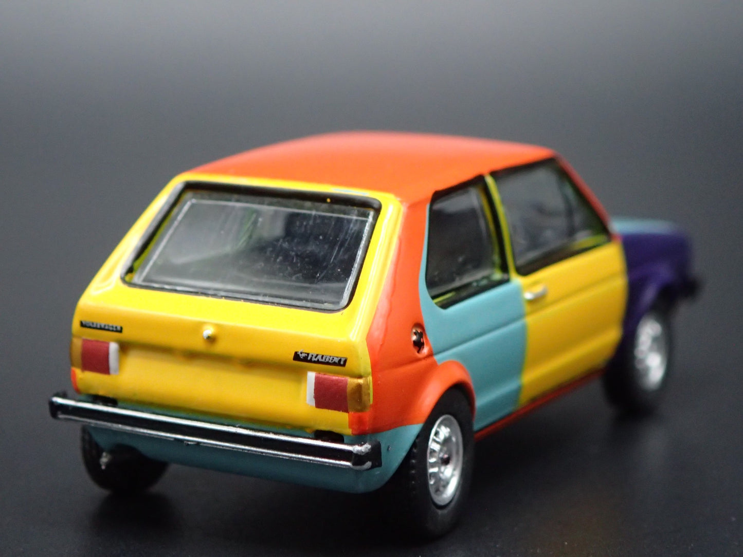 1975 75 VW VOLKSWAGEN RABBIT MK1 HARLEQUIN 1:64 SCALE DIORAMA DIECAST MODEL CAR