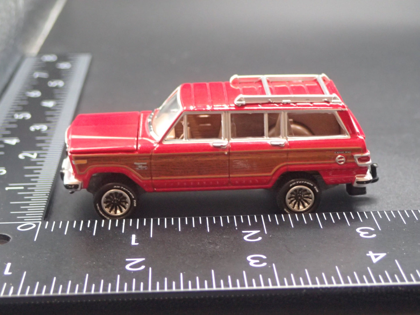 1980-1991 JEEP WAGONEER w HITCH 1:64 SCALE COLLECTIBLE DIORAMA DIECAST MODEL CAR