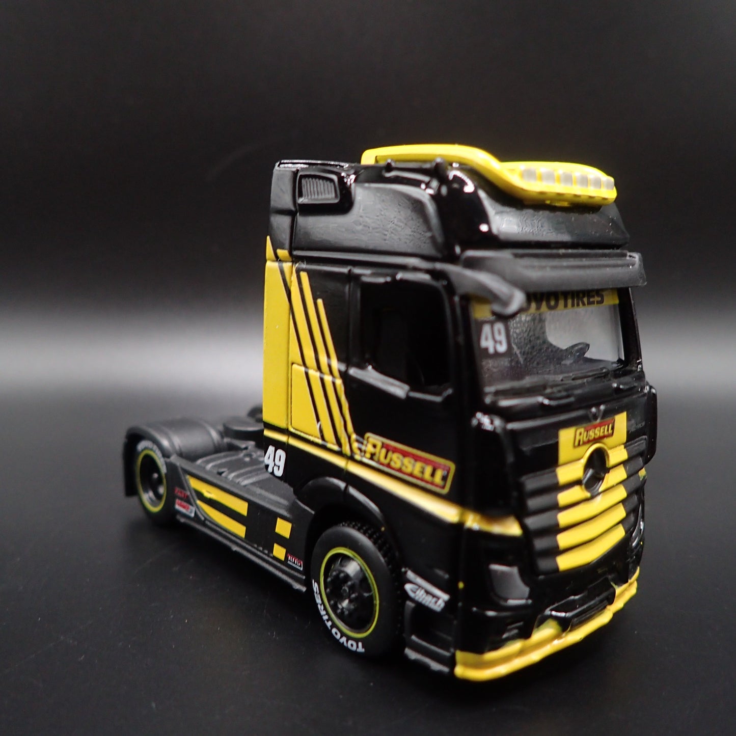 MERCEDES-BENZ ACTROS 1851 CAB BIG RIG RUSSELL 1/64 SCALE DIECAST MODEL CAR