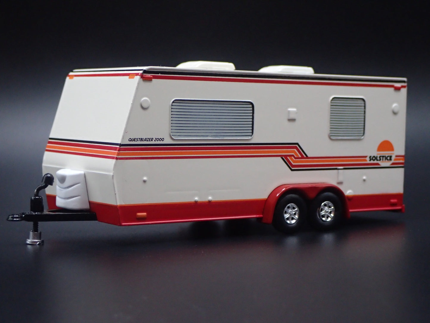 MODERN CAMPER TRAILER W/ HITCH 1:64 SCALE LIMITED COLLECTIBLE DIORAMA MODEL CAR
