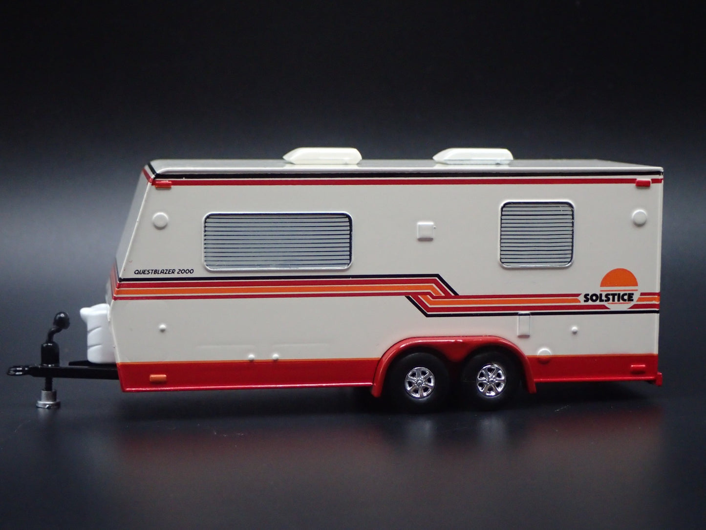 MODERN CAMPER TRAILER W/ HITCH 1:64 SCALE LIMITED COLLECTIBLE DIORAMA MODEL CAR