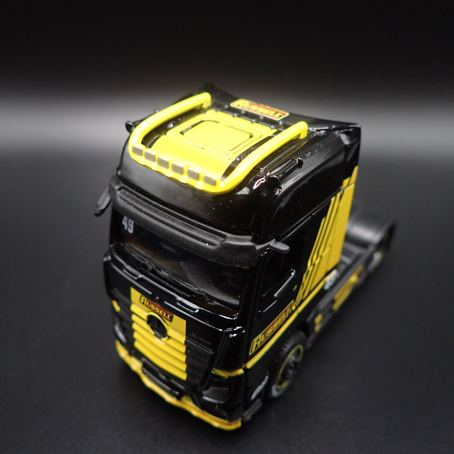 MERCEDES-BENZ ACTROS 1851 CAB BIG RIG RUSSELL 1/64 SCALE DIECAST MODEL CAR