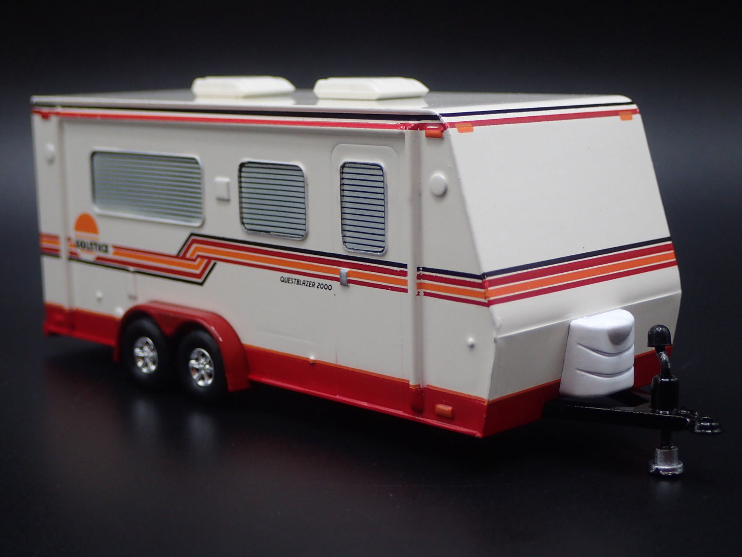 MODERN CAMPER TRAILER W/ HITCH 1:64 SCALE LIMITED COLLECTIBLE DIORAMA MODEL CAR