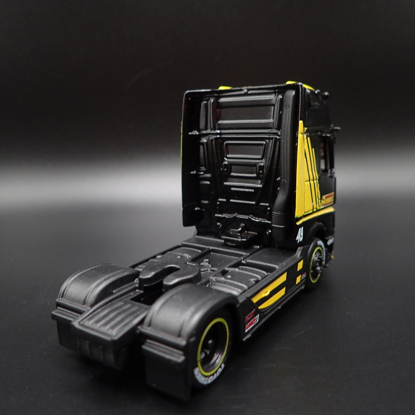 MERCEDES-BENZ ACTROS 1851 CAB BIG RIG RUSSELL 1/64 SCALE DIECAST MODEL CAR