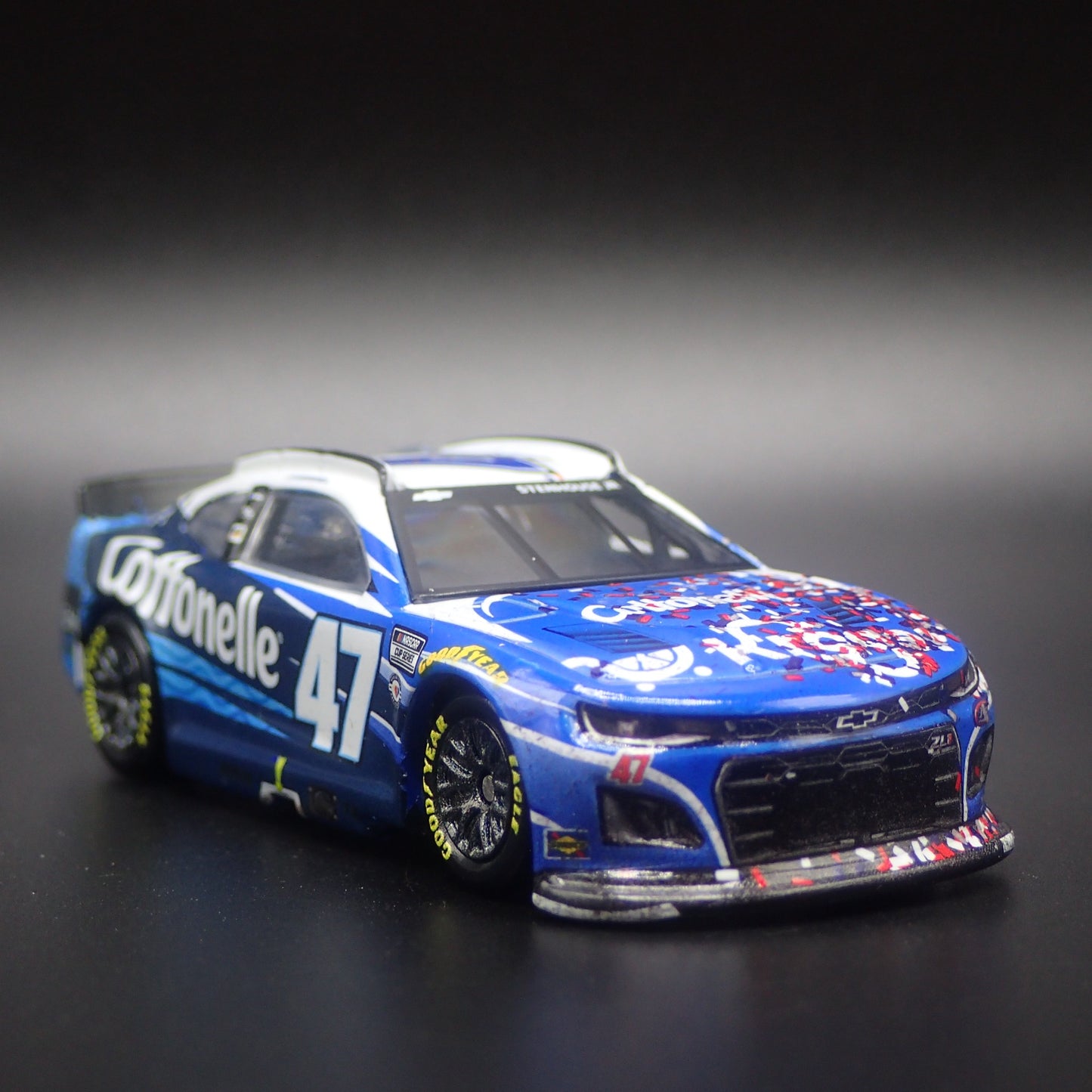 2023 CHEVY CAMARO ZL1 47 RICKY STENHOUSE JR COTTONELLE NASCAR 1:64 DIECAST CAR