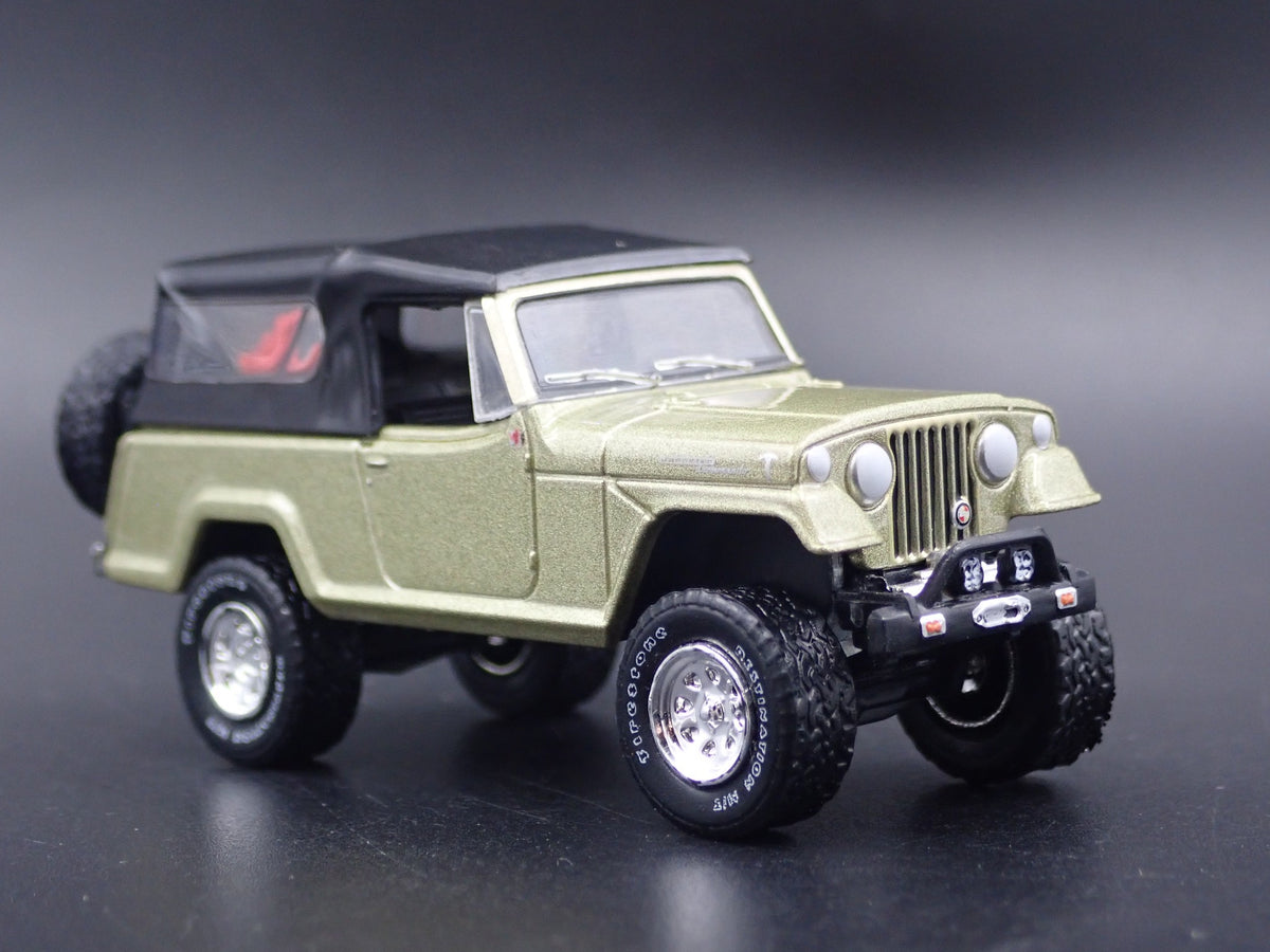 1966 - 1973 JEEP JEEPSTER COMMANDO RARE 1:64 SCALE DIORAMA DIECAST MODEL CAR-Burning Rubber Toy Company