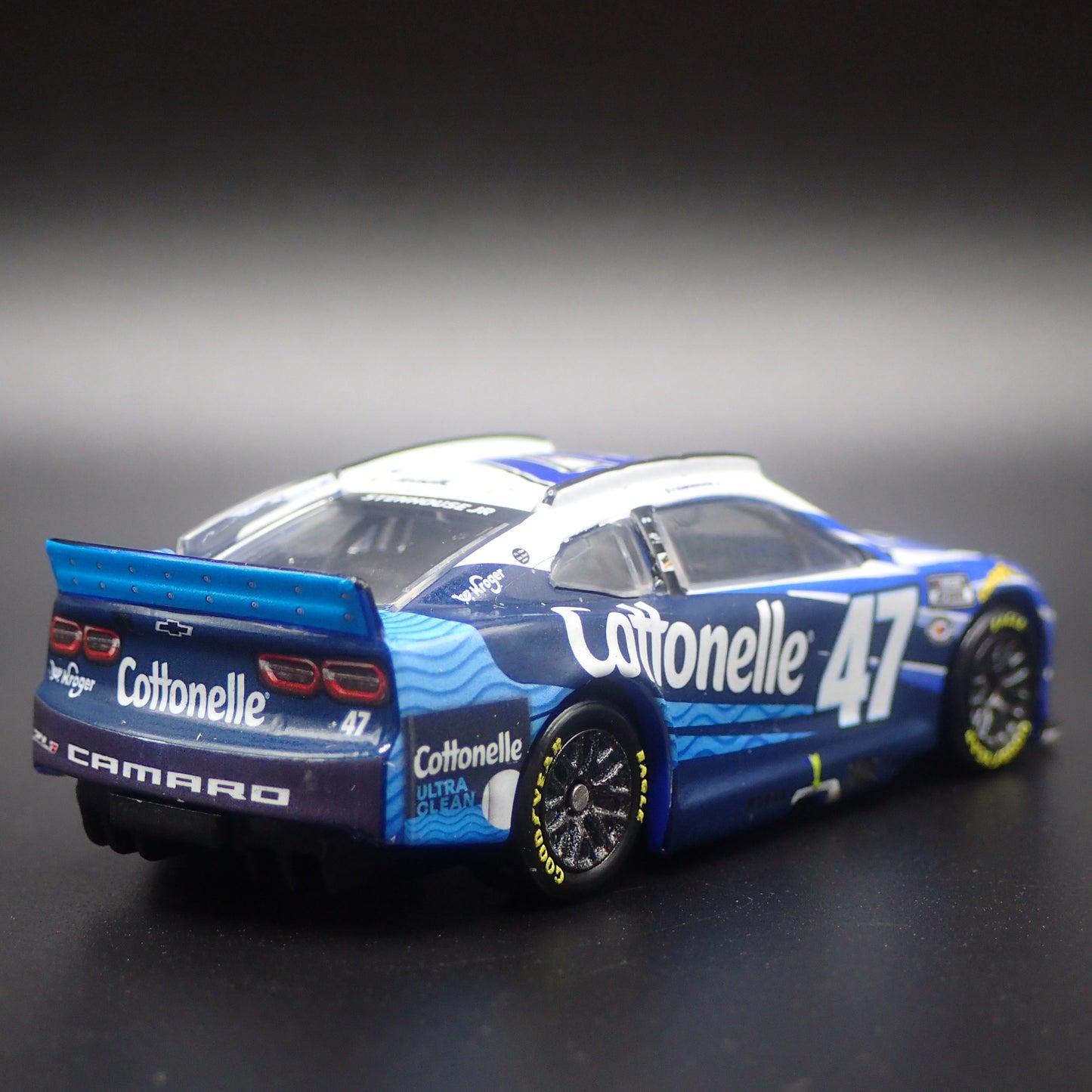2023 CHEVY CAMARO ZL1 47 RICKY STENHOUSE JR COTTONELLE NASCAR 1:64 DIECAST CAR