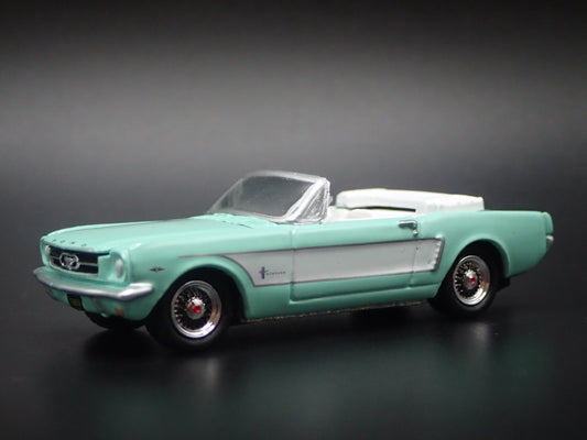1965 65 FORD MUSTANG CONVERTIBLE MINT GREEN 1/64 SCALE DIORAMA DIECAST MODEL CAR