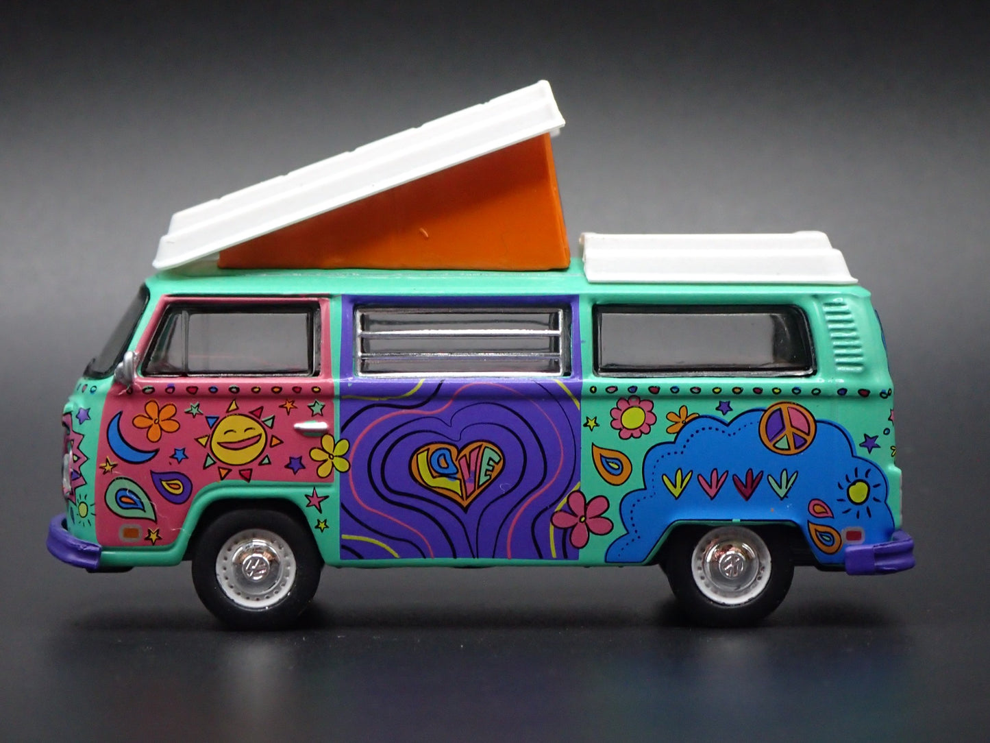 1967-1979 VW VOLKSWAGEN TYPE 2 WESTFALIA CAMPMOBILE HIPPY 1/64 DIECAST MODEL CAR