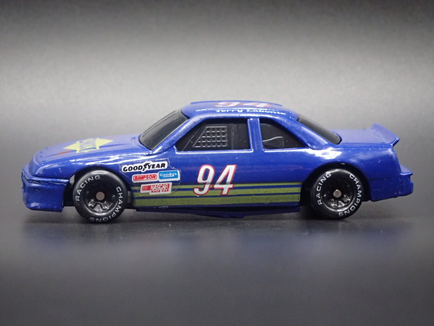 1991 91 OLDSMOBILE CUTLASS 94 TERRY LABONTE NASCAR 1:64 SCALE DIECAST MODEL CAR