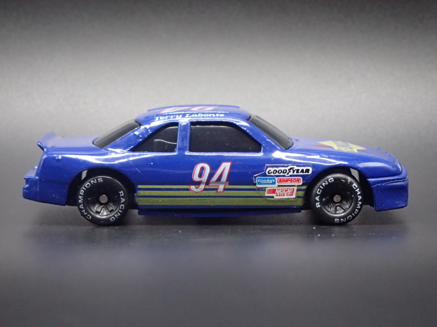 1991 91 OLDSMOBILE CUTLASS 94 TERRY LABONTE NASCAR 1:64 SCALE DIECAST MODEL CAR