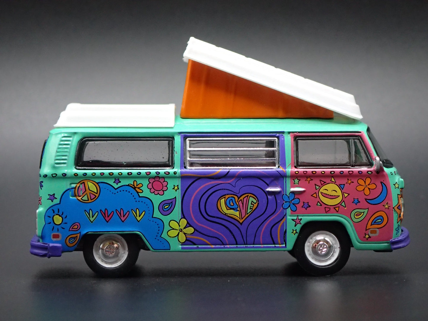 1967-1979 VW VOLKSWAGEN TYPE 2 WESTFALIA CAMPMOBILE HIPPY 1/64 DIECAST MODEL CAR