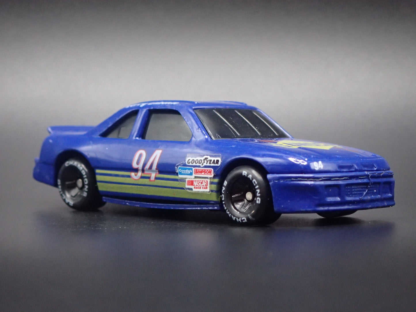1991 91 OLDSMOBILE CUTLASS 94 TERRY LABONTE NASCAR 1:64 SCALE DIECAST MODEL CAR