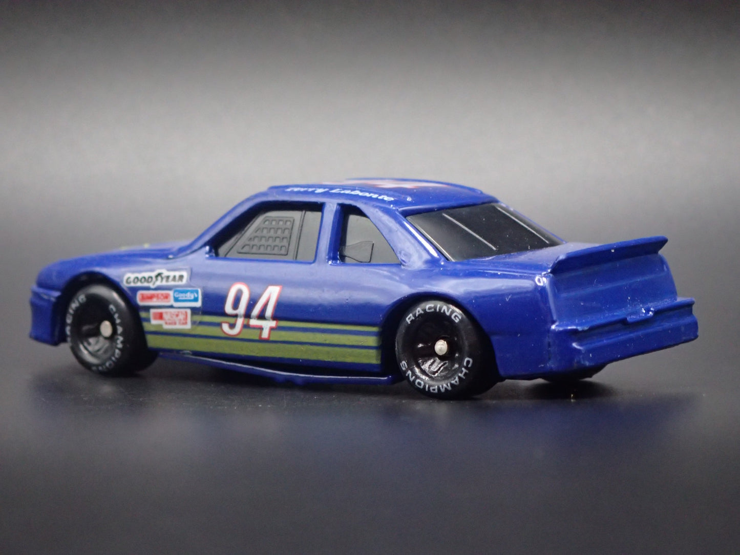 1991 91 OLDSMOBILE CUTLASS 94 TERRY LABONTE NASCAR 1:64 SCALE DIECAST MODEL CAR