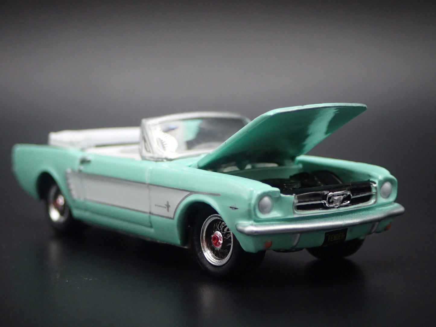 1965 65 FORD MUSTANG CONVERTIBLE MINT GREEN 1/64 SCALE DIORAMA DIECAST MODEL CAR