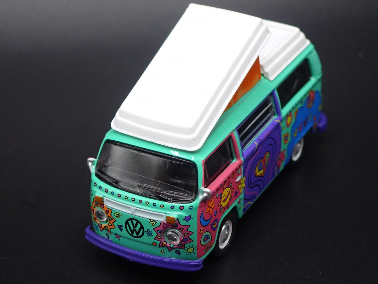 1967-1979 VW VOLKSWAGEN TYPE 2 WESTFALIA CAMPMOBILE HIPPY 1/64 DIECAST MODEL CAR