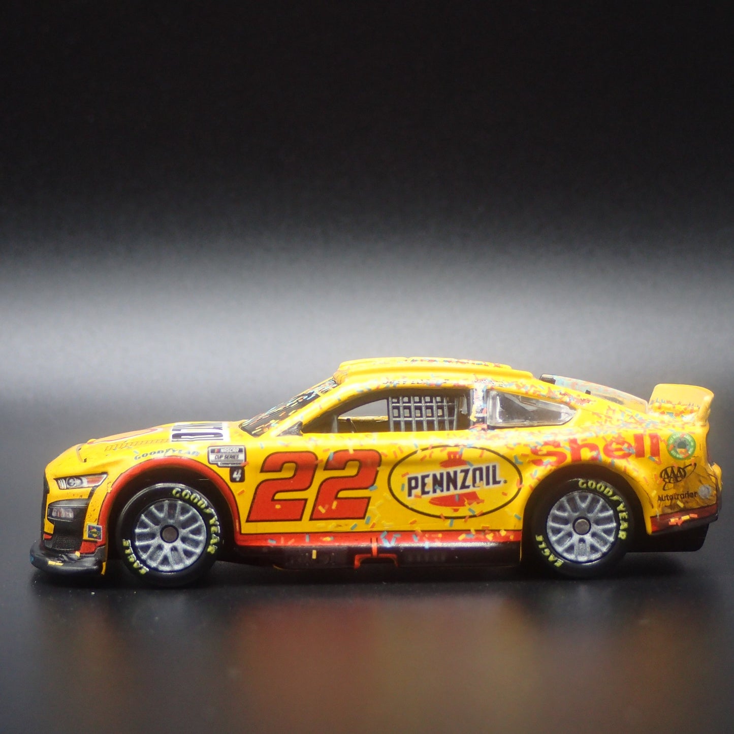 2022 22 FORD MUSTANG #22 JOEY LOGANO PENNZOIL WIN NASCAR 1:64 DIECAST MODEL CAR
