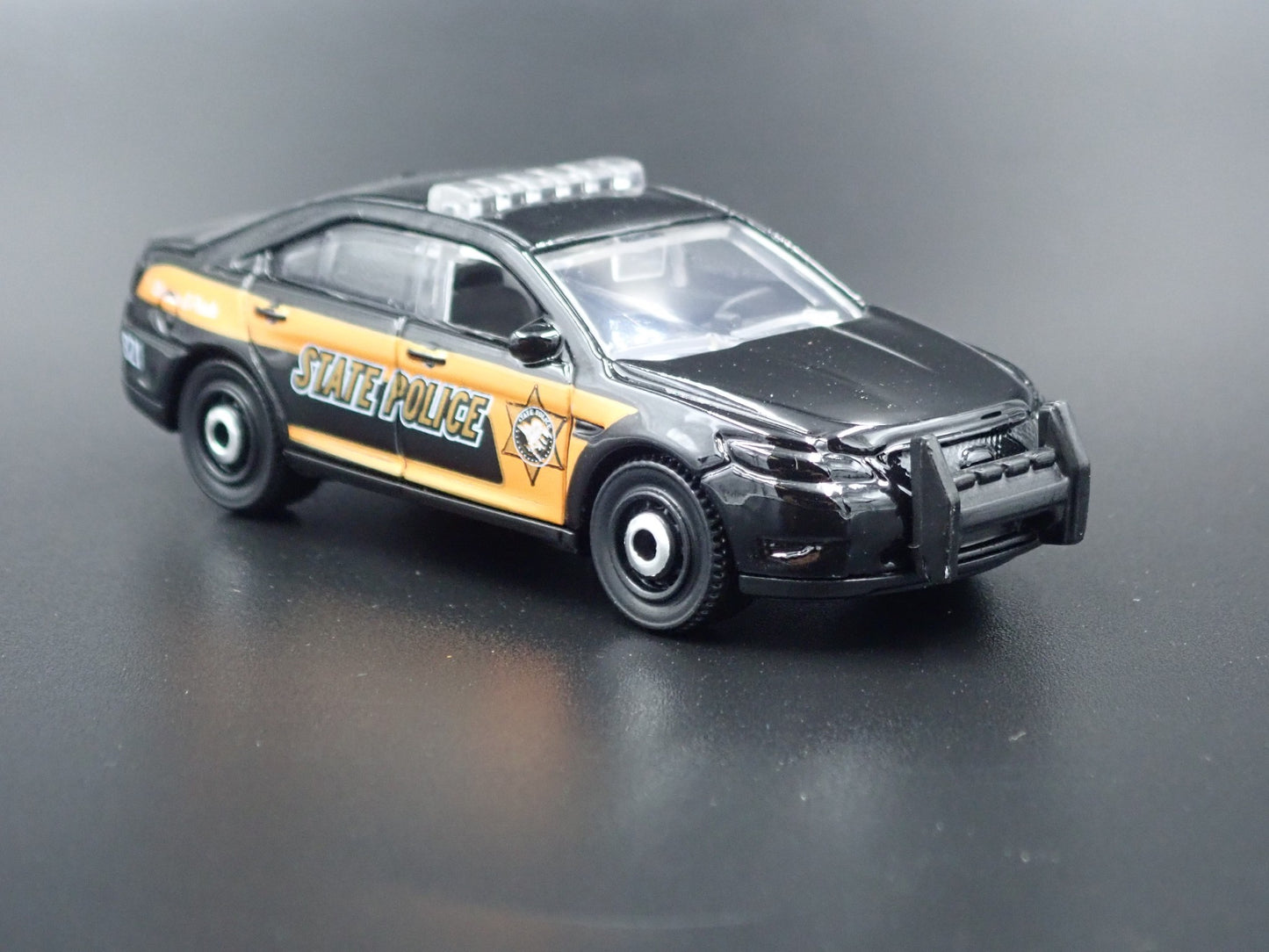 FORD POLICE INTERCEPTOR STATE POLICE BLACK 1/64 SCALE DIECAST DIORAMA MODEL CAR