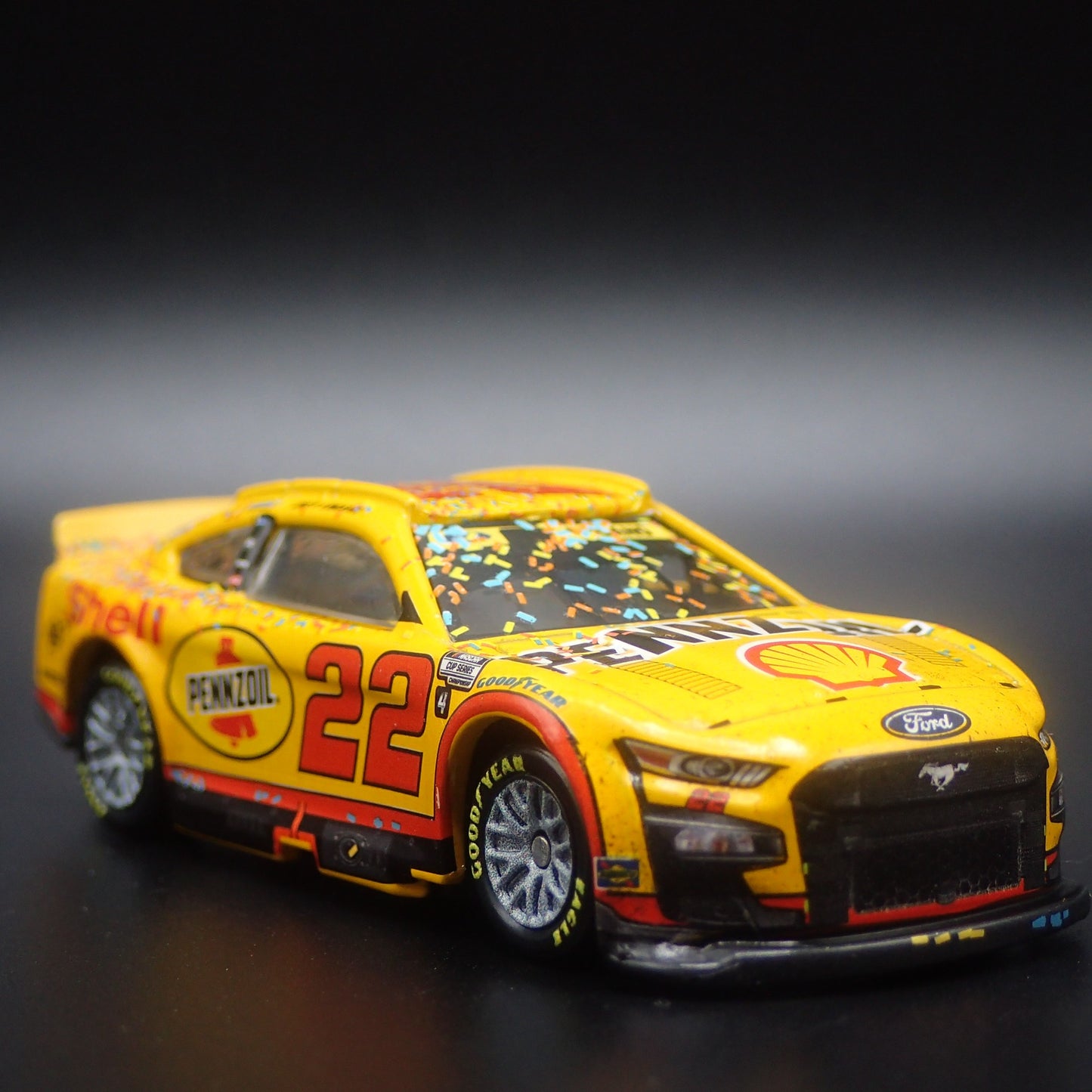 2022 22 FORD MUSTANG #22 JOEY LOGANO PENNZOIL WIN NASCAR 1:64 DIECAST MODEL CAR