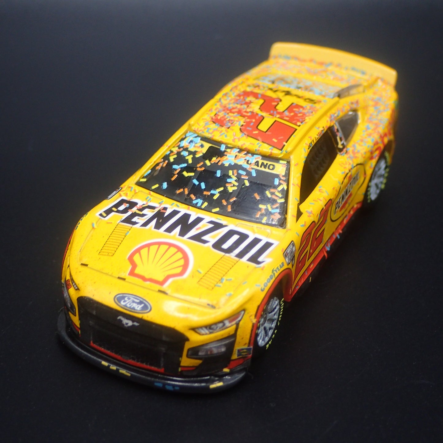 2022 22 FORD MUSTANG #22 JOEY LOGANO PENNZOIL WIN NASCAR 1:64 DIECAST MODEL CAR