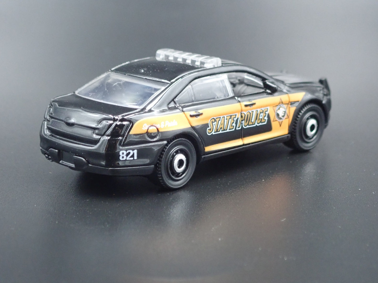 FORD POLICE INTERCEPTOR STATE POLICE BLACK 1/64 SCALE DIECAST DIORAMA MODEL CAR