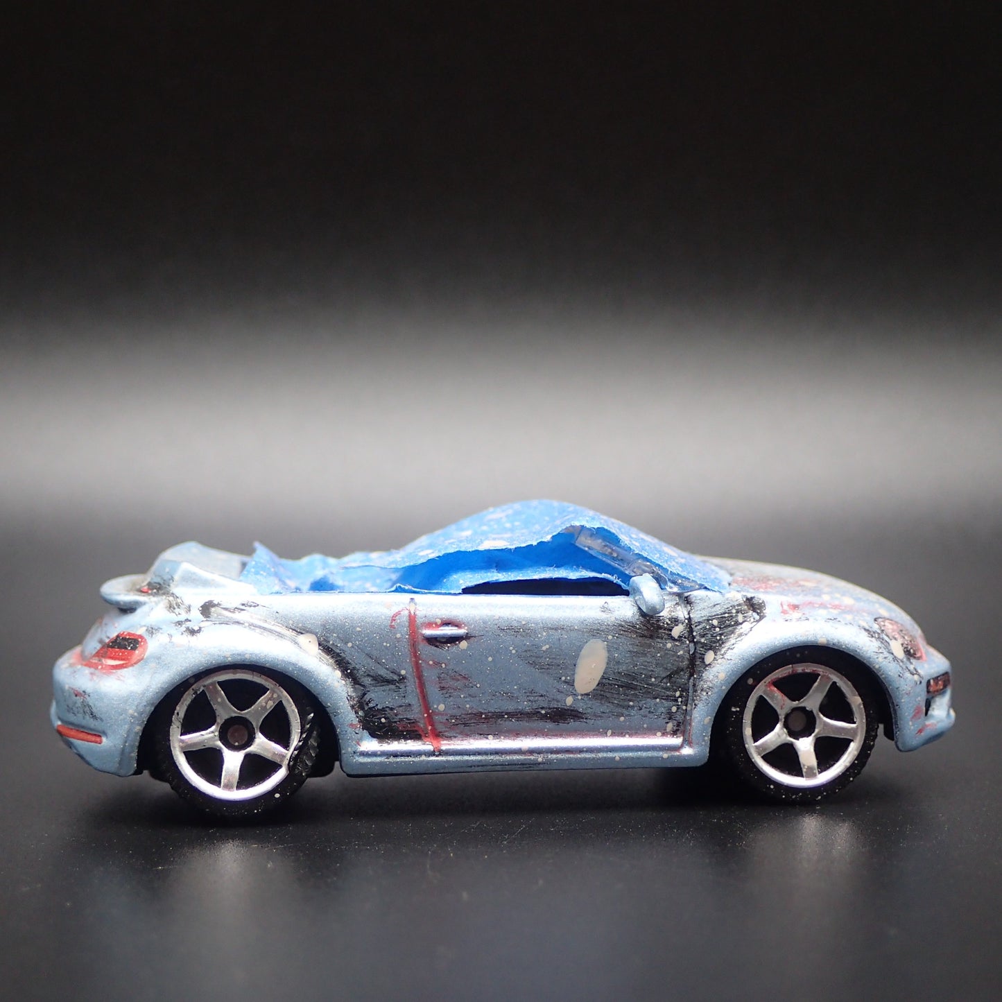 2011-2019 VW VOLKSWAGEN BEETLE BUG CONVERTIBLE BARN FIND 1:64 DIECAST MODEL CAR